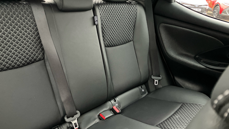 Toyota Yaris 1.5 Hybrid Dynamic 5dr CVT Hybrid Hatchback